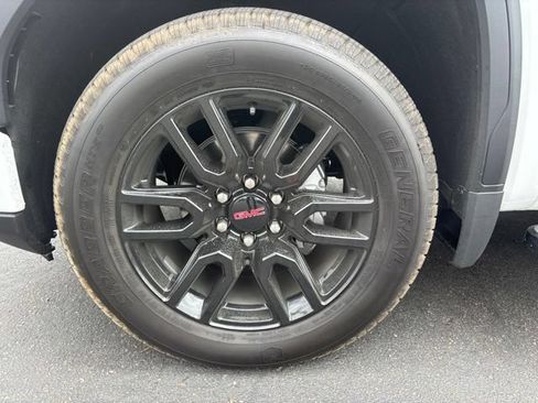 Used 2026 GMC Sierra 1500 Elevation w/ Elevation Premium Package AWD/4WD image 10