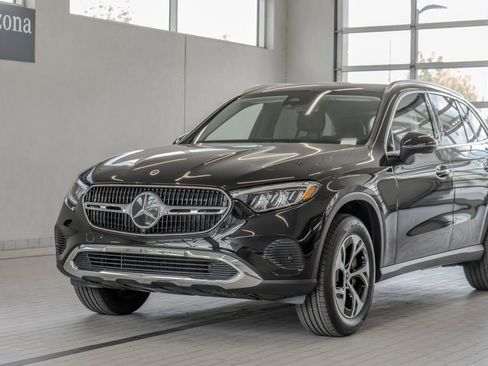 Used 2025 Mercedes-Benz GLC 350e 4MATIC image 25