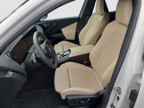 Used 2025 BMW X3 xDrive30i w/ Premium Package image 11