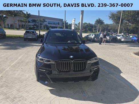 Certified 2022 BMW X7 M50i w/ Executive Package image 4