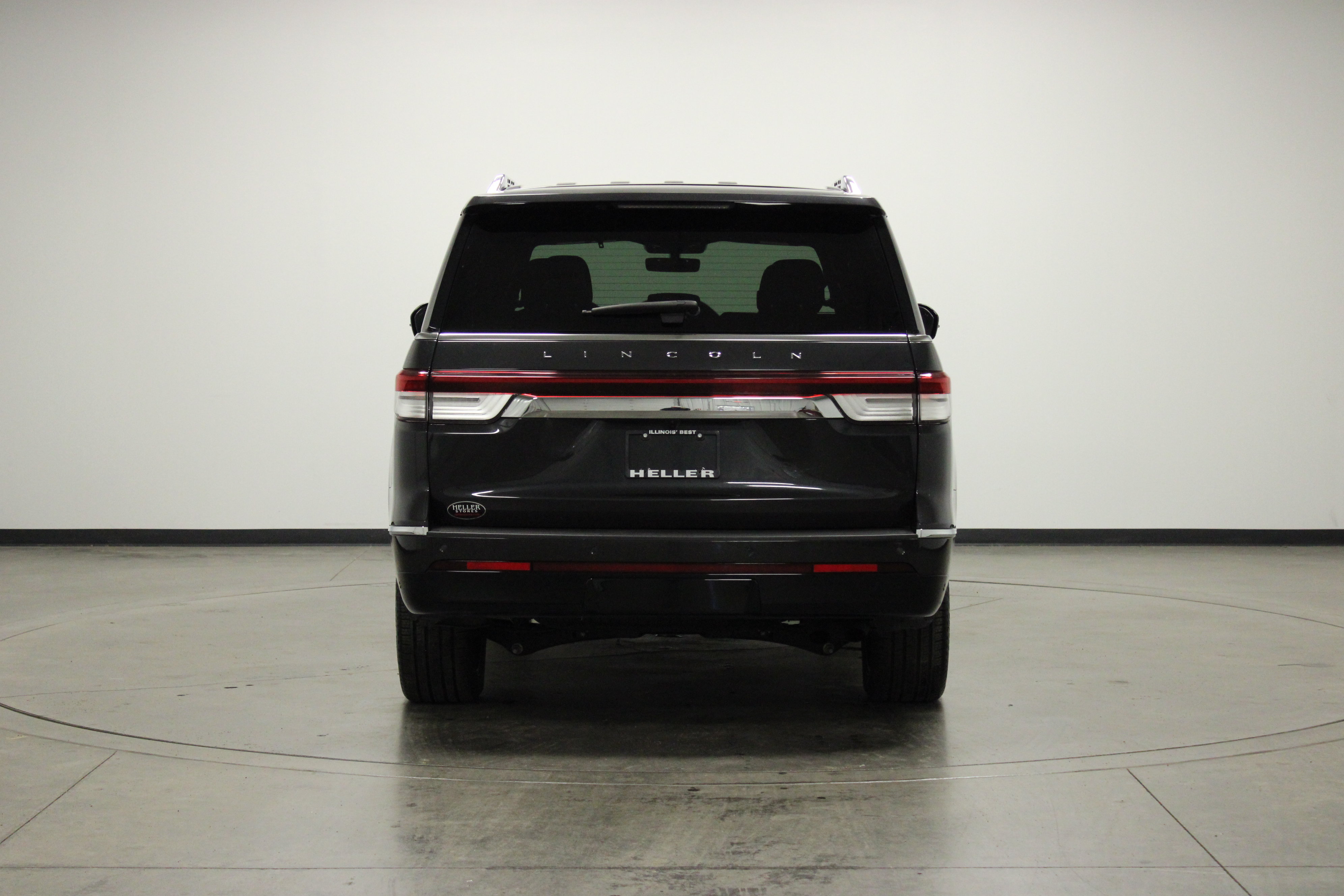 Used 2024 Lincoln Navigator Reserve AWD/4WD image 7
