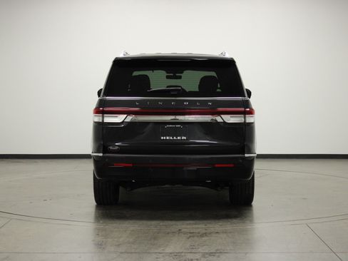 Used 2024 Lincoln Navigator Reserve image 7