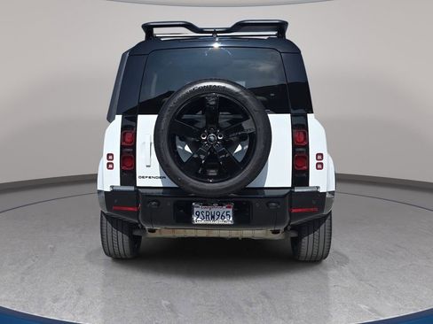 Certified 2025 Land Rover Defender 90 X-Dynamic SE image 6