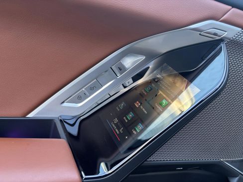 Used 2024 BMW i7 eDrive50 w/ Executive Package image 30