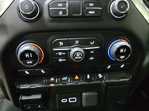 Used 2021 Chevrolet Silverado 1500 RST w/ Z71 Off-Road Package image 24