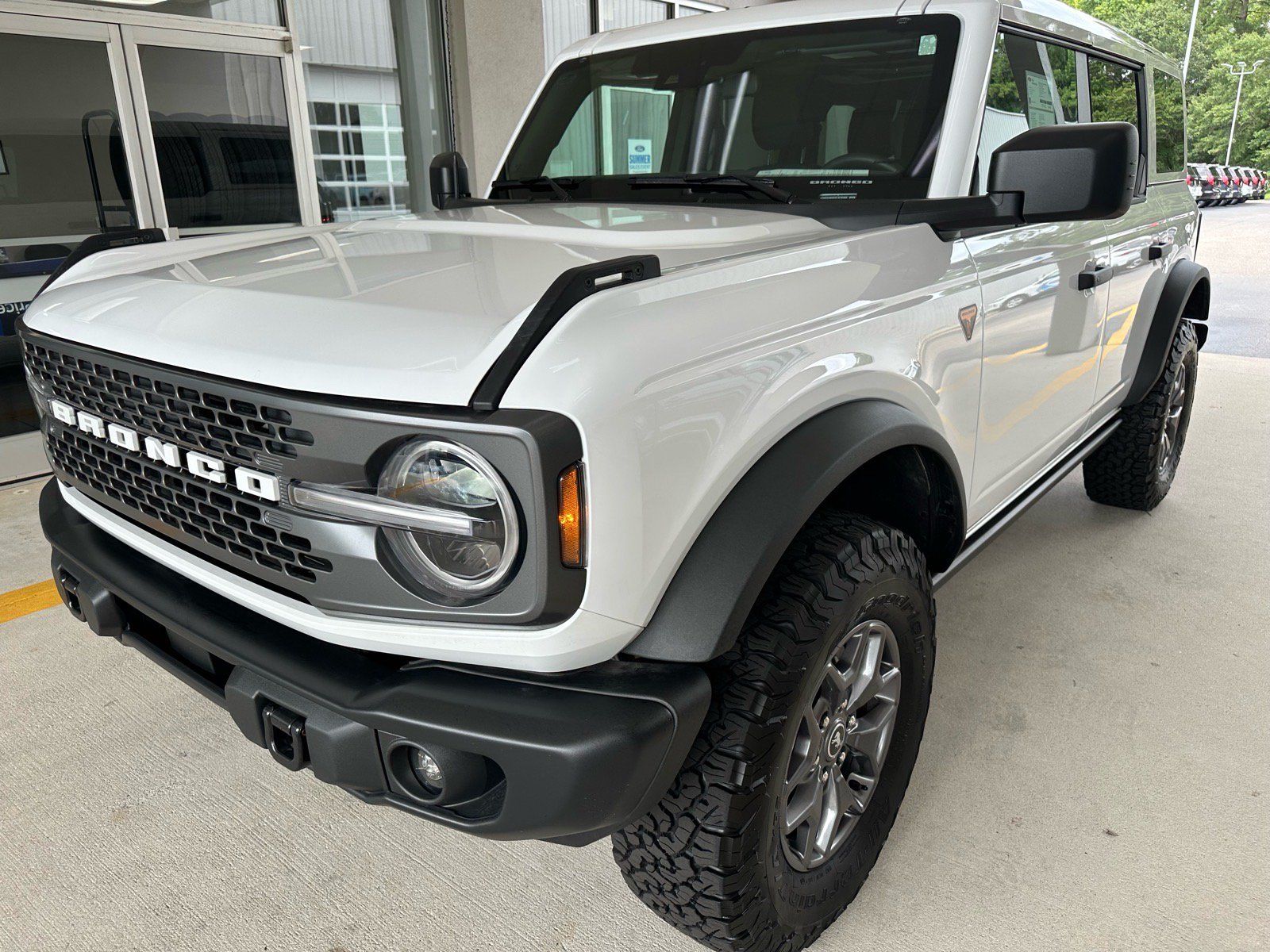 Certified 2025 Ford Bronco Badlands AWD/4WD image 3