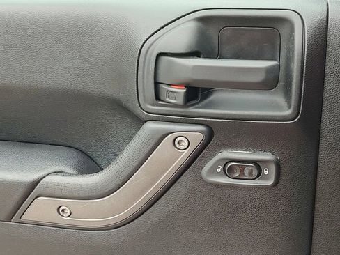 Certified 2018 Jeep Wrangler Unlimited Sport S image 22