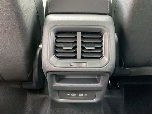 New 2026 Volkswagen Taos SE image 24