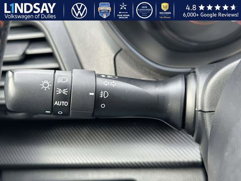 Used 2022 Subaru Crosstrek 2.0i Premium w/ Moonroof Package image 21