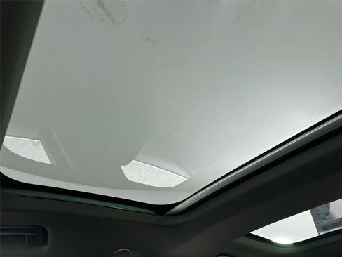 Certified 2026 Porsche Panamera image 35