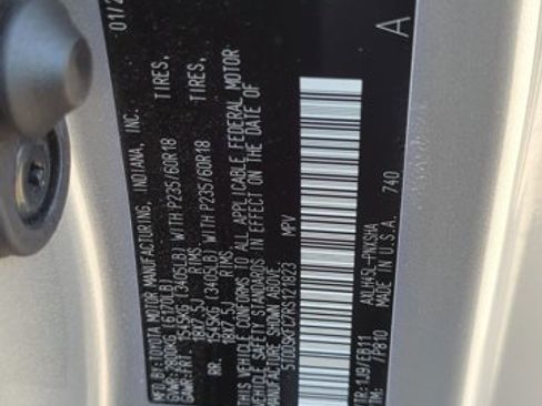 Used 2024 Toyota Sienna XSE w/ XSE Plus Package image 30