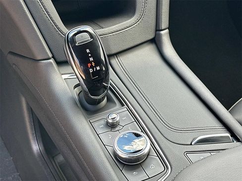 New 2025 Cadillac XT5 Luxury image 22