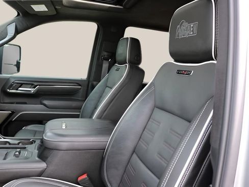 Used 2024 GMC Sierra 2500 AT4X w/ AT4X AEV Edition image 15