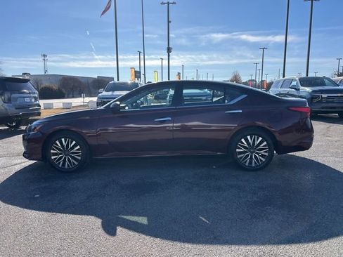 Used 2024 Nissan Altima 2.5 SV image 6