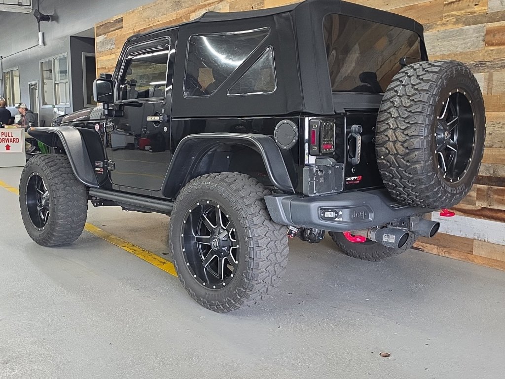 Used 2013 Jeep Wrangler Rubicon AWD/4WD image 7