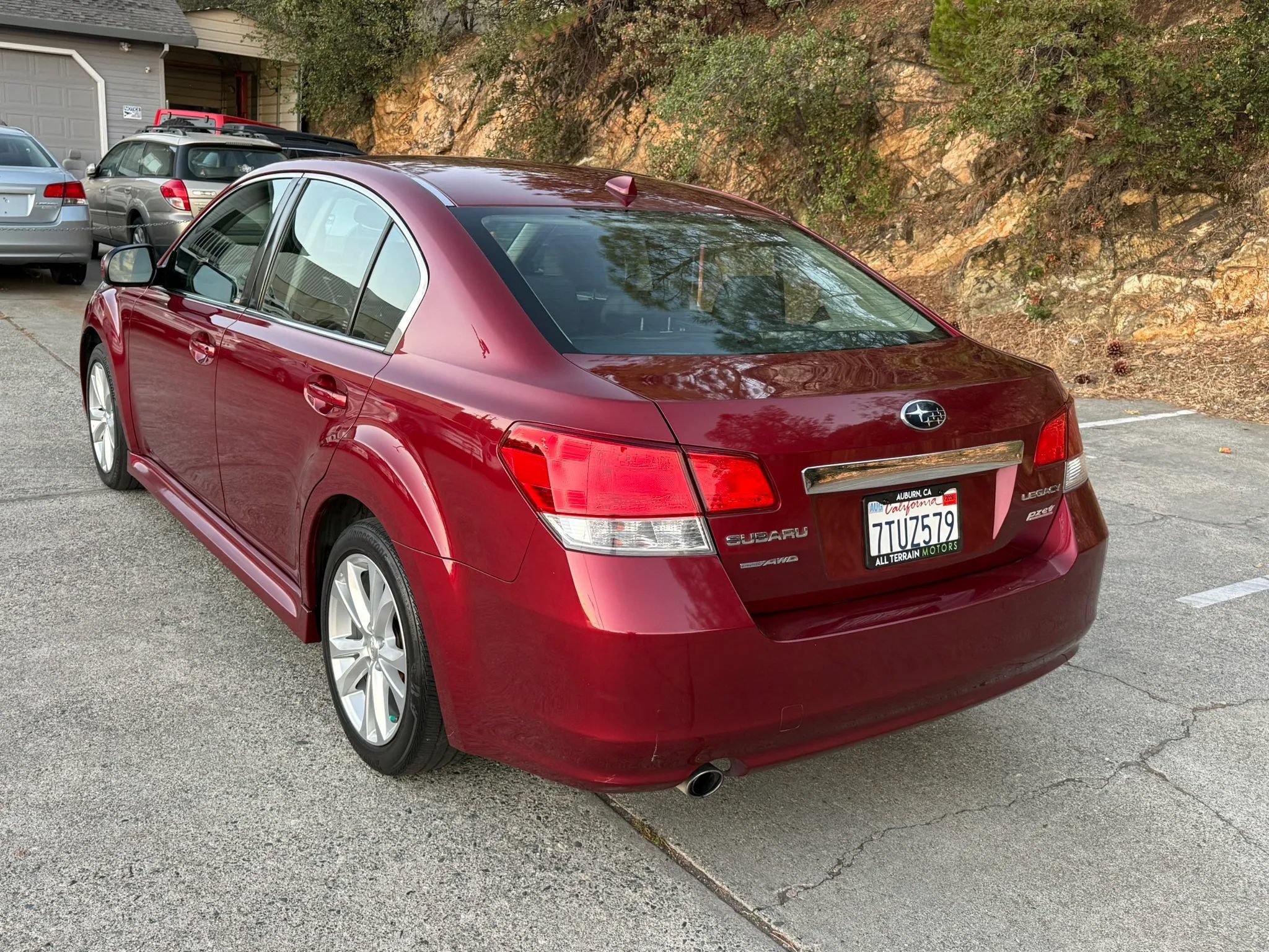 Used 2013 Subaru Legacy 2.5i Limited AWD/4WD image 2