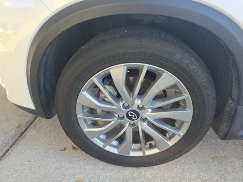 Used 2023 INFINITI QX50 Luxe FWD image 2