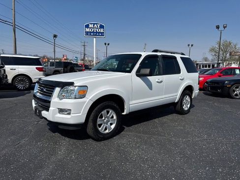 Used 2009 Ford Explorer XLT image 1