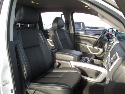 Used 2019 Nissan Titan PRO-4X w/ Pro-4x Utility Package image 18