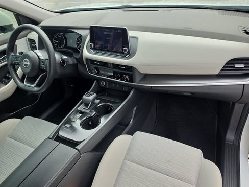 Certified 2023 Nissan Rogue SV FWD image 11