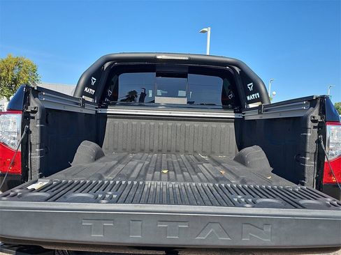 Used 2024 Nissan Titan SV image 12