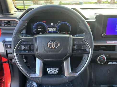 Used 2024 Toyota Tacoma TRD Sport AWD/4WD image 25