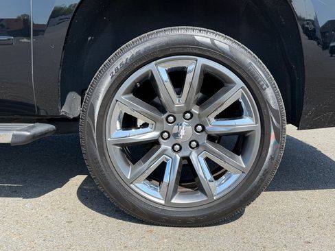Used 2019 Chevrolet Suburban Premier AWD/4WD image 12