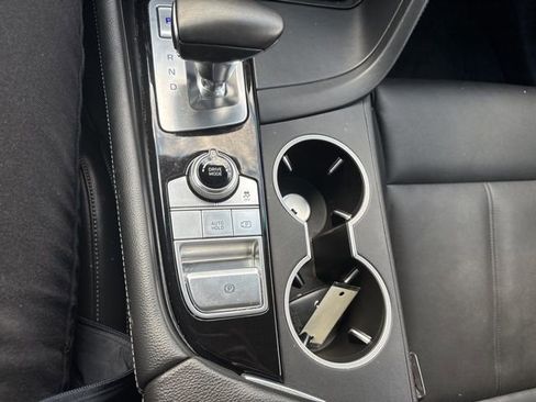 Used 2023 Genesis G70 2.0T image 19