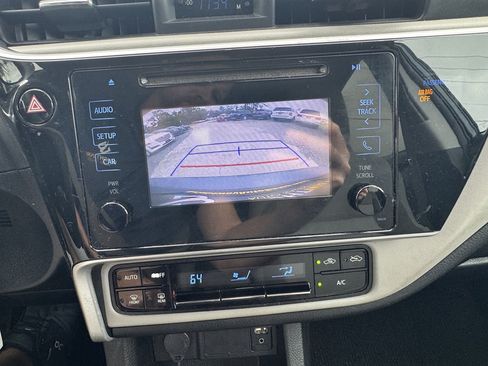 Used 2018 Toyota Corolla LE FWD image 8