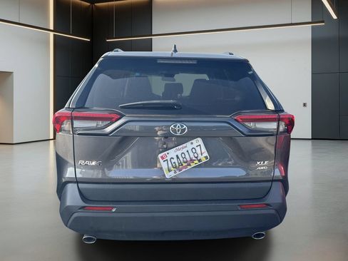 Used 2024 Toyota RAV4 XLE AWD/4WD image 7