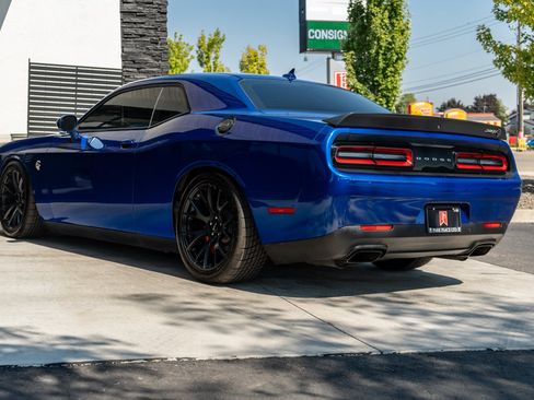 Used 2019 Dodge Challenger SRT Hellcat w/ Laguna Leather Package RWD image 12