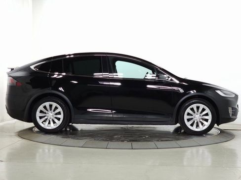 Used 2018 Tesla Model X 75D image 11