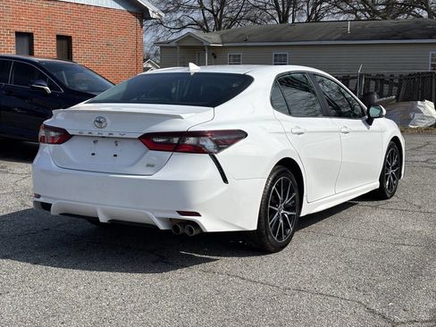 Used 2024 Toyota Camry SE image 7