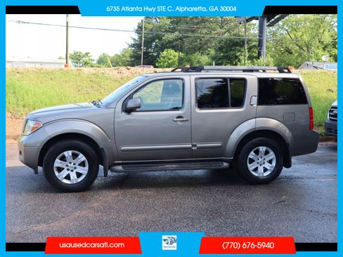 Used 2005 Nissan Pathfinder LE image 1