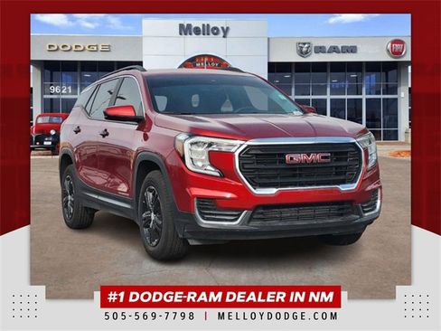Used 2024 GMC Terrain SLE w/ Driver Convenience Package image 1