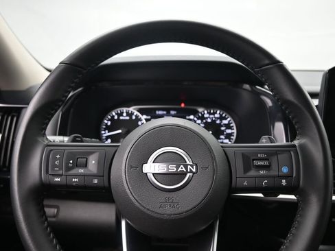 Used 2025 Nissan Pathfinder SV FWD image 12