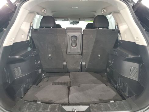 Used 2019 Nissan Rogue SV w/ Premium Package image 8