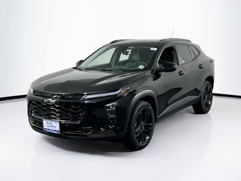 Used 2025 Chevrolet Trax ACTIV w/ Sunroof Package FWD image 1