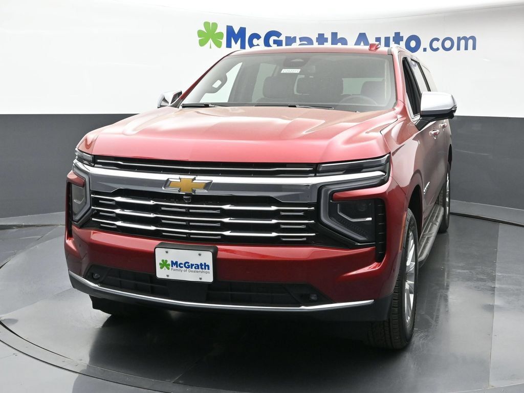Used 2025 Chevrolet Suburban Premier AWD/4WD image 6