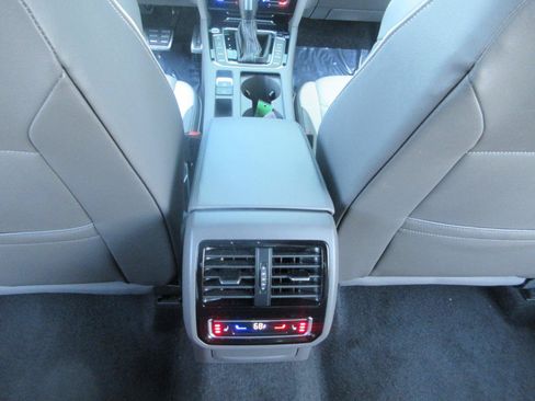 Used 2023 Volkswagen Arteon SEL Premium AWD/4WD image 43