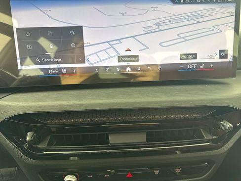 New 2026 BMW 330i xDrive Sedan w/ M Sport Package AWD/4WD image 13