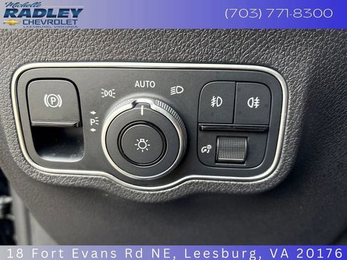 Used 2022 Mercedes-Benz GLB 250 4MATIC image 23