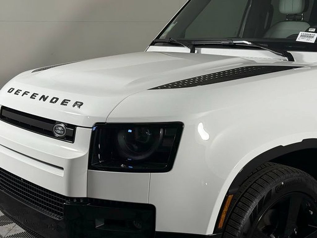 New 2026 Land Rover Defender 110 V8 AWD/4WD image 12