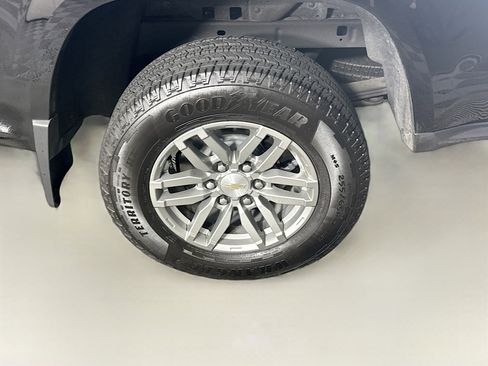 Used 2024 Chevrolet Colorado LT w/ LT Convenience Package image 11