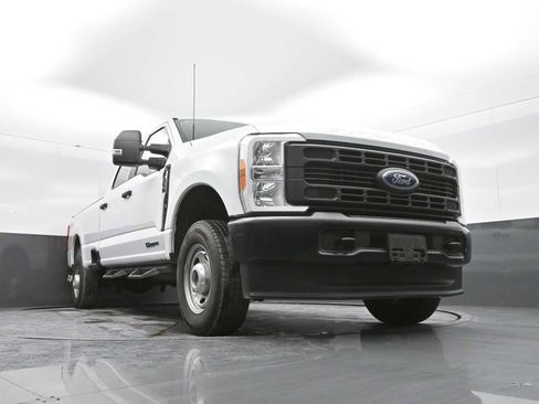 Used 2023 Ford F350 XL w/ Snow Plow Prep Package image 33