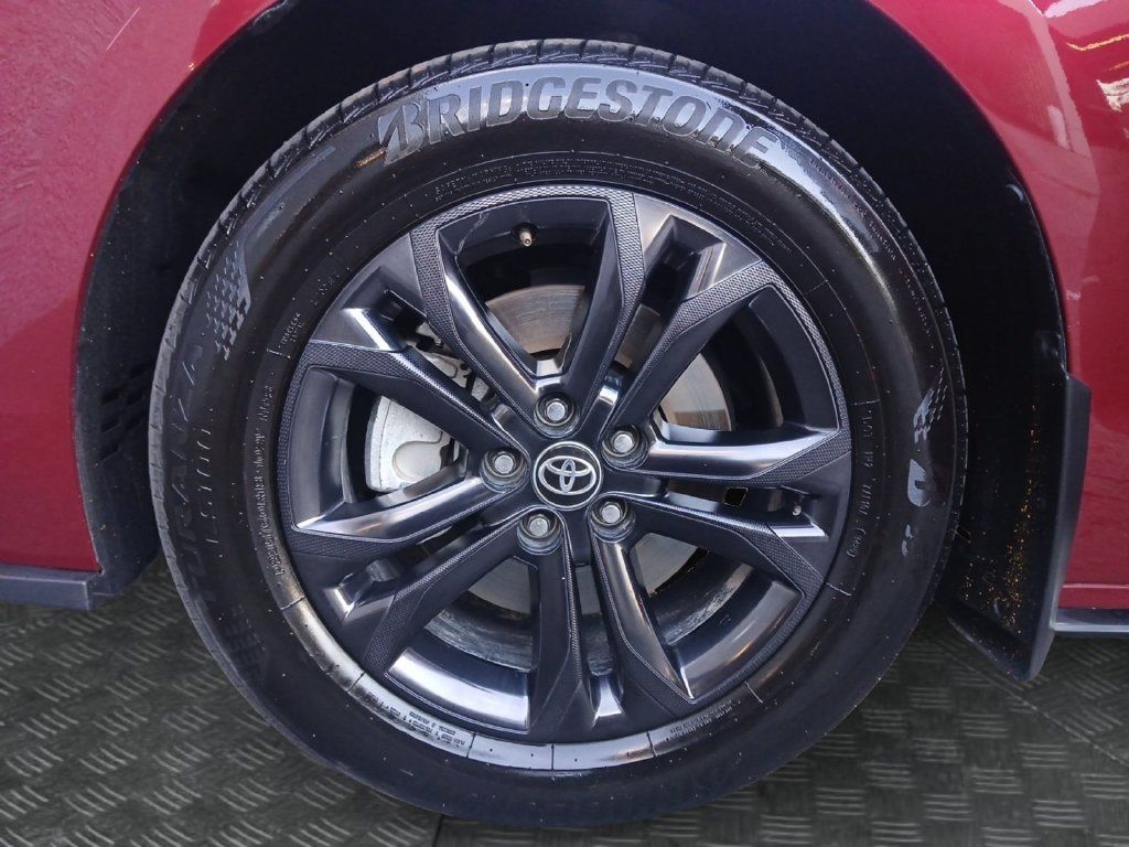 Used 2025 Toyota Sienna XSE w/ XSE Premium Package AWD/4WD image 22
