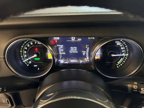 Used 2023 Jeep Wrangler Unlimited Sahara AWD/4WD image 16