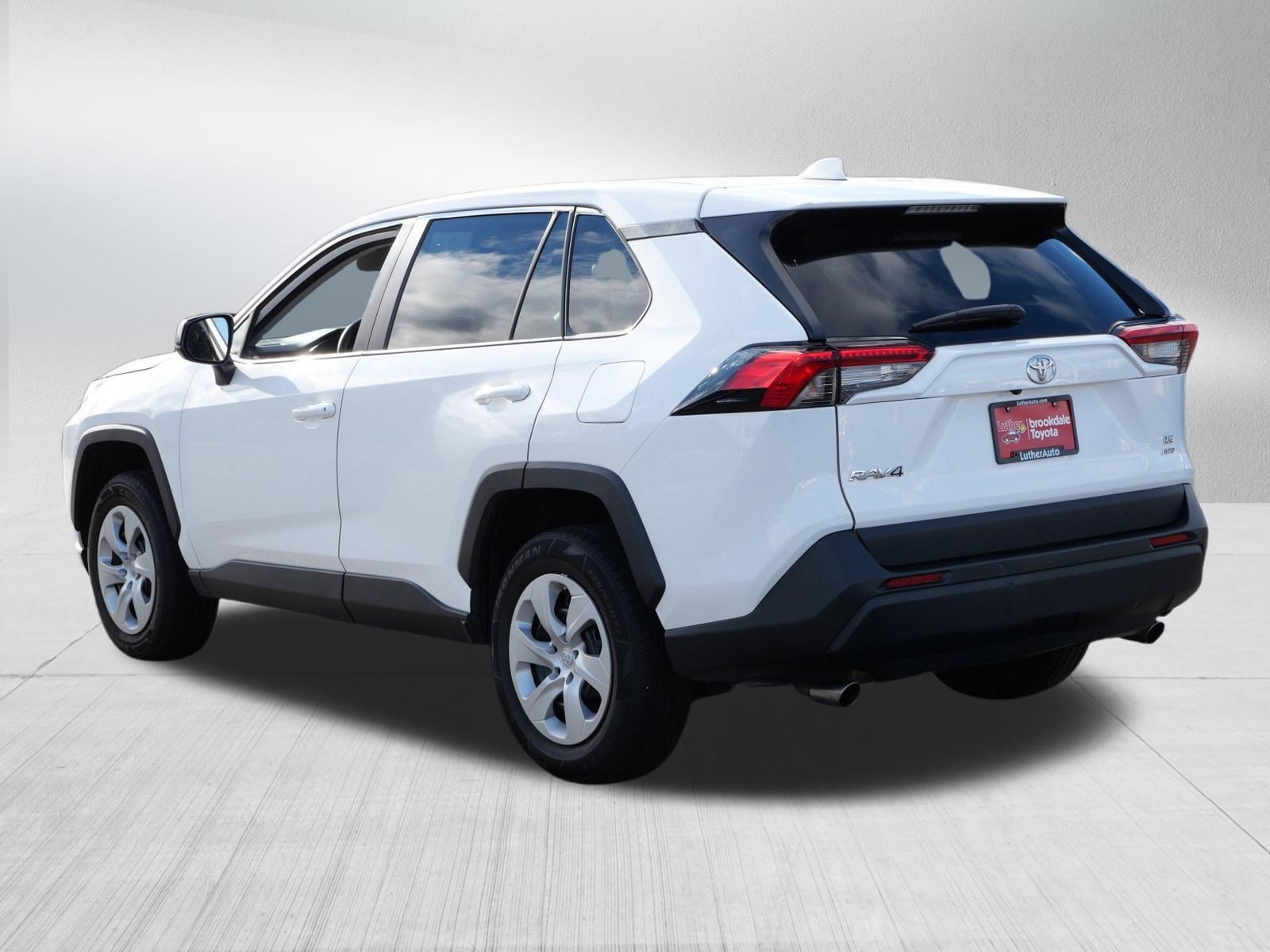 Certified 2025 Toyota RAV4 LE AWD/4WD image 5