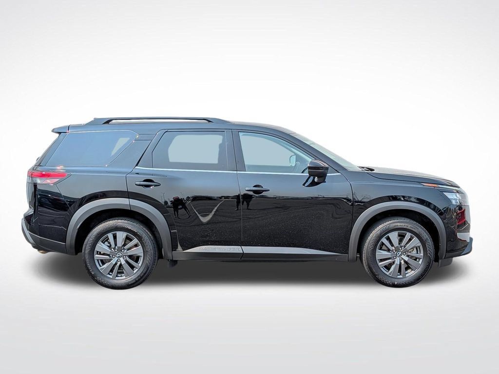 Used 2025 Nissan Pathfinder SV AWD/4WD image 2