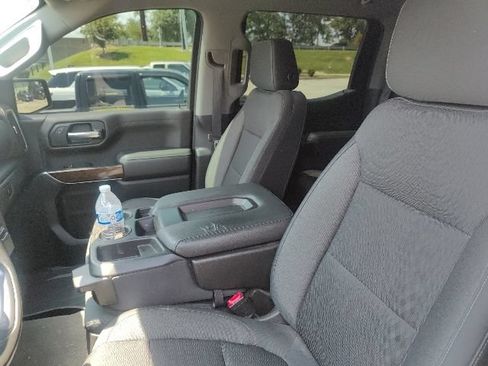 Used 2019 GMC Sierra 1500 SLE w/ SLE Value Package AWD/4WD image 16